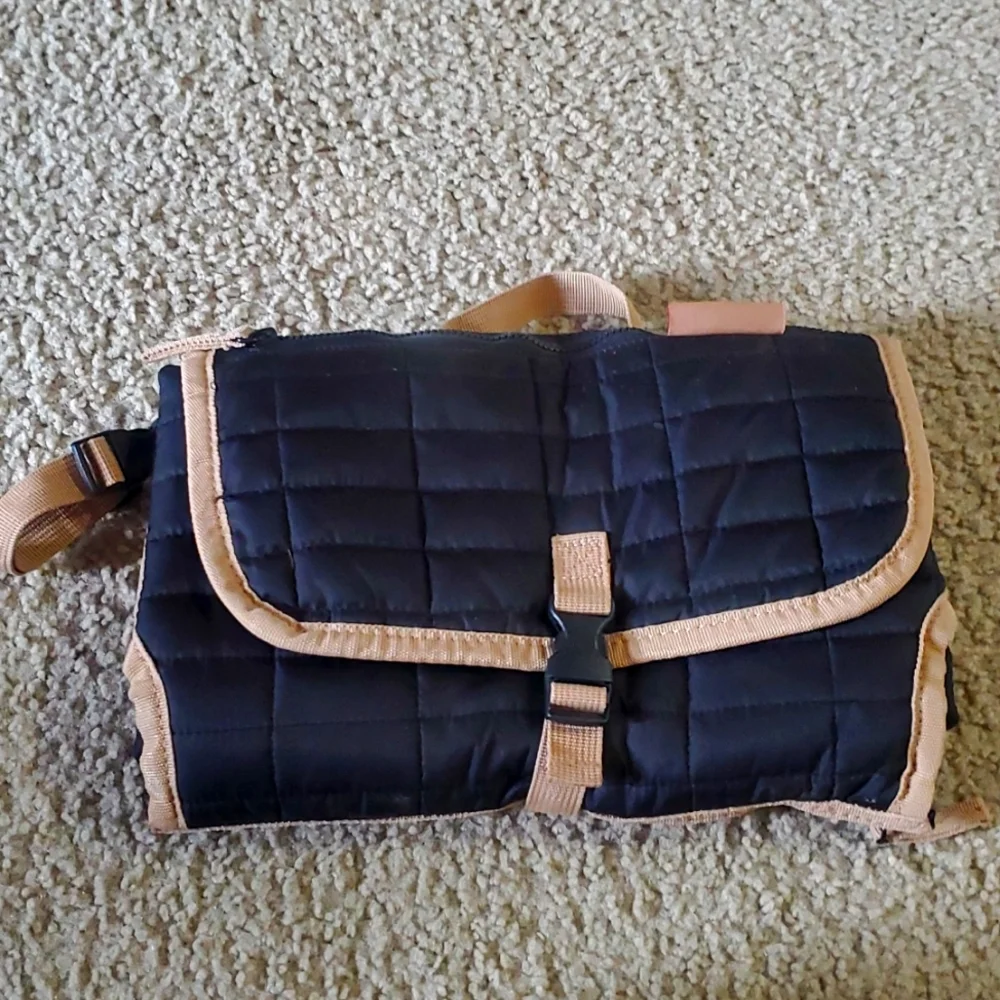 Compact diaper bag - Picture 1 of 3